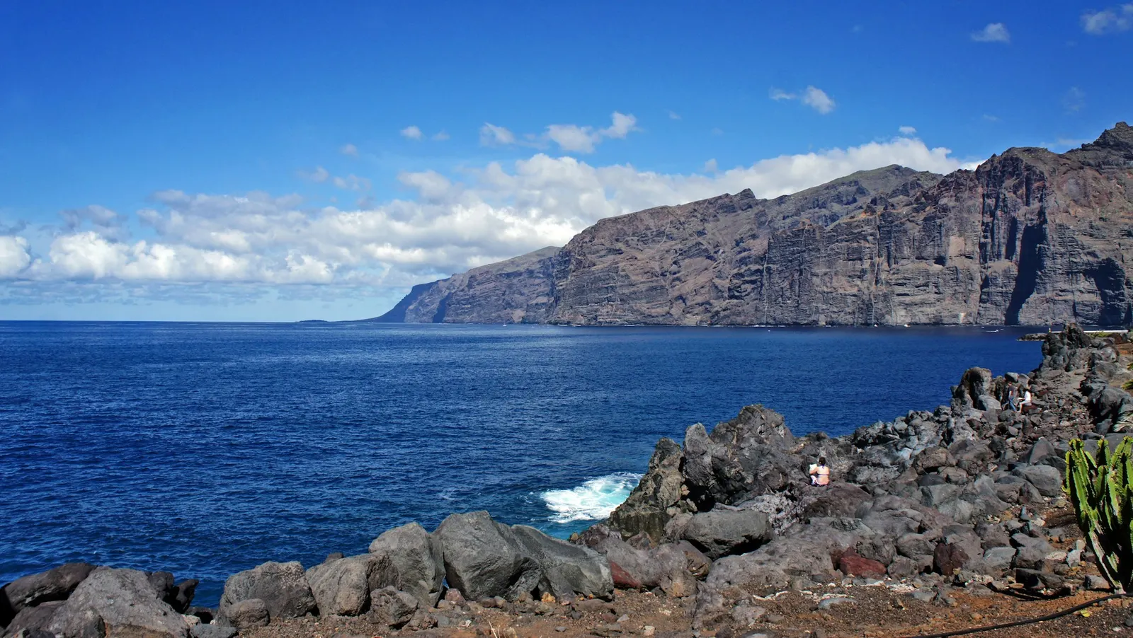 De zeekliffen van Los Gigantes aan de westkust van Tenerife